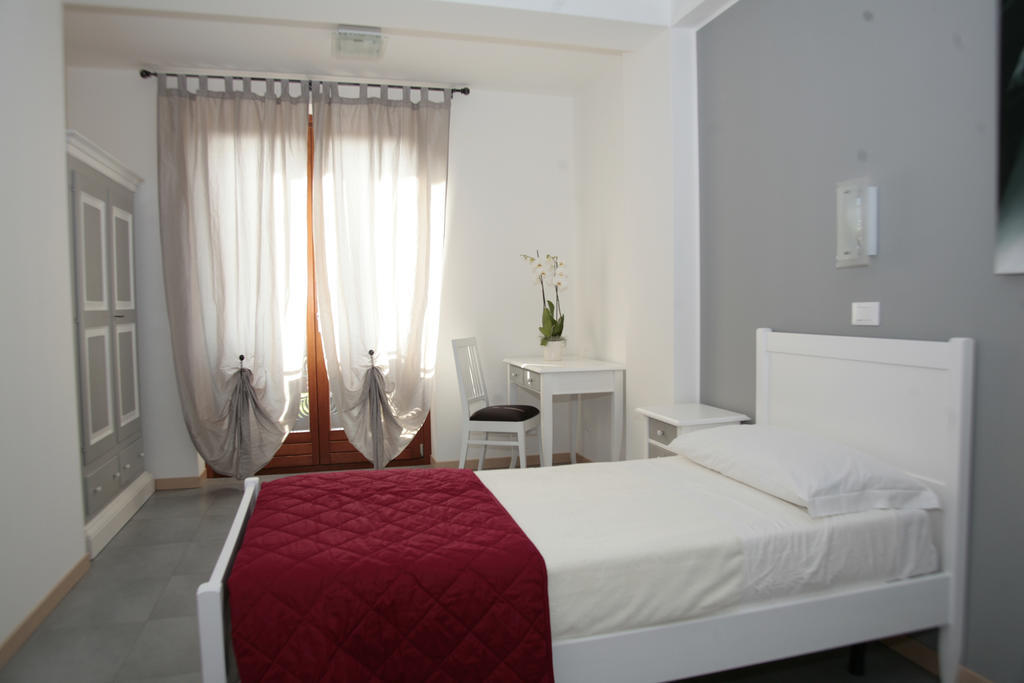 Bed & Breakfast Nettuno Bed & Breakfast Comun Nuovo ห้อง รูปภาพ